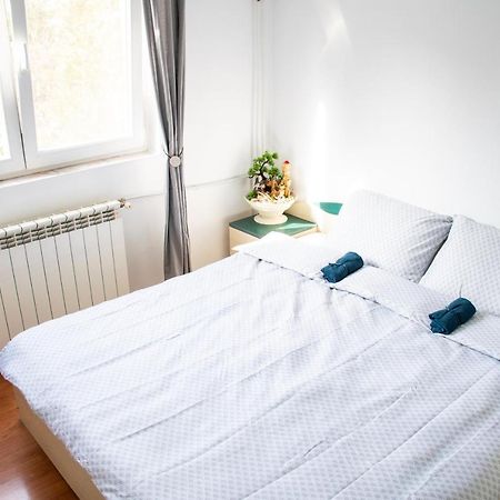 Family-Friendly Apartment Oradea Bagian luar foto