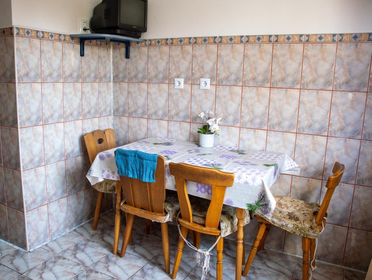 Family-Friendly Apartment Oradea Bagian luar foto
