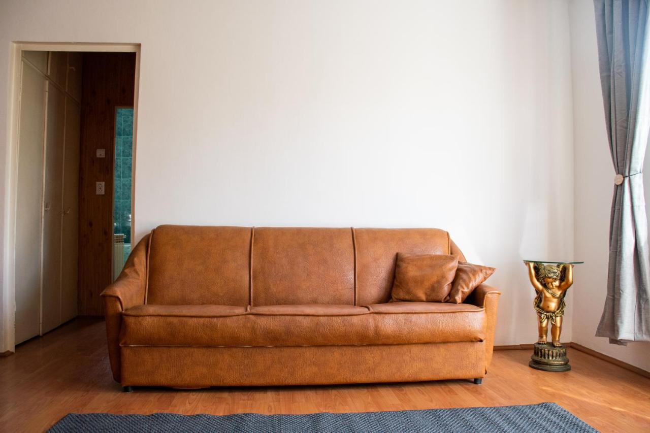 Family-Friendly Apartment Oradea Bagian luar foto