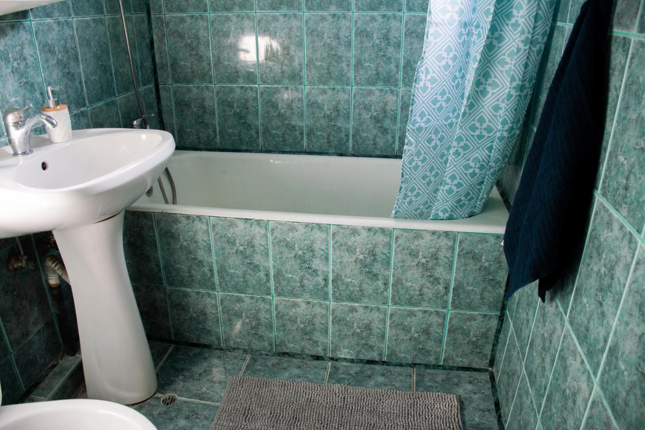 Family-Friendly Apartment Oradea Bagian luar foto