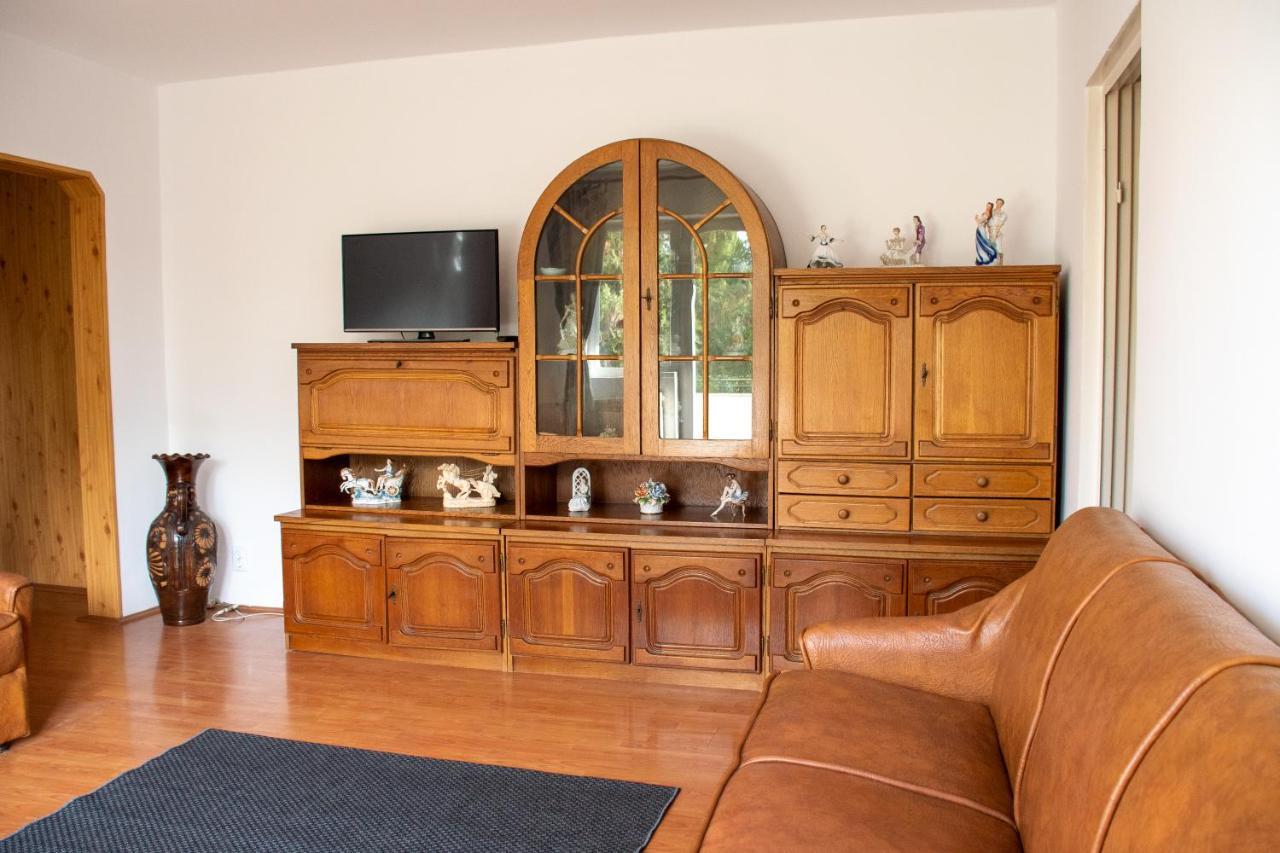 Family-Friendly Apartment Oradea Bagian luar foto